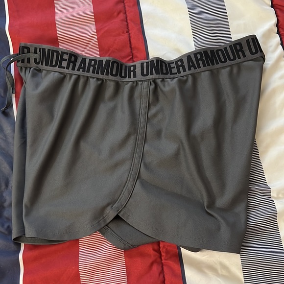 Gray Under Armour Play Up Shorts Size L - Picture 3 of 4